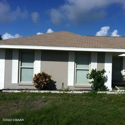 Buy this 2 bed townhouse on 3828 Sandstone Court in New Smyrna Beach, FL 32169