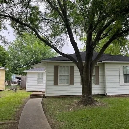 Buy this 3 bed house on 1328 West 7th Street in Freeport, TX 77541