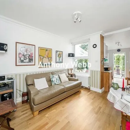 Image 4 - Grovelands Road, London, N13 4PP, United Kingdom - Apartment for sale