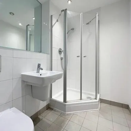 Image 6 - Waterside Apartments, Gotts Road, Leeds, LS12 1DW, United Kingdom - Room for rent