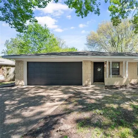 Buy this 4 bed house on 676 Madison Drive in Corsicana, TX 75110