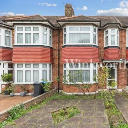 Buy this 3 bed townhouse on Ash Grove in London, N13 5AR