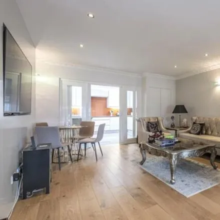 Image 3 - 84 Boston Place, London, NW1 6QH, United Kingdom - Townhouse for rent