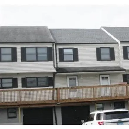 Buy this 3 bed condo on 3 Leslie Street in Stamford, CT 06902
