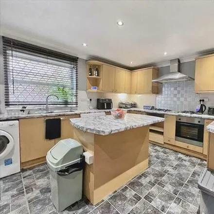 Image 2 - 15 Tyrell Close, London, HA1 3UX, United Kingdom - House for rent