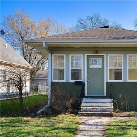 Buy this 2 bed house on East York Avenue in Saint Paul, MN 55106