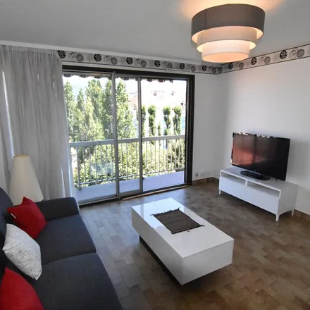 Image 2 - 3 Rue de Londres, 38000 Grenoble, France - Apartment for rent