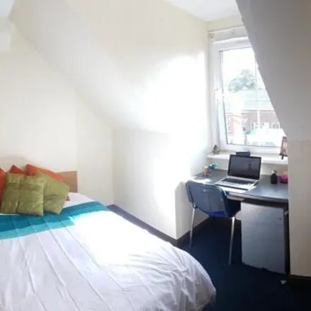 Rent this 5 bed room on London Road cycle path in Leicester, LE2 0QD
