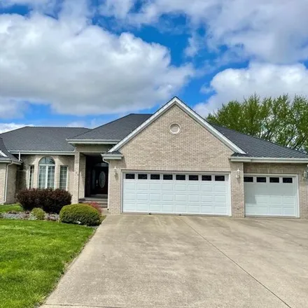 Buy this 3 bed house on 146 Country Club Drive in Fort Dodge, IA 50501