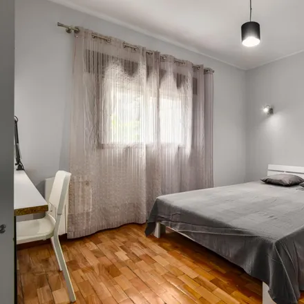 Rent this 6 bed room on Igreja de São Paulo do Viso in Rua Dom João de Azevedo, 4100-247 Porto