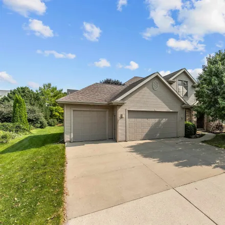 Buy this 4 bed house on 1408 Mansur Drive in Neenah, WI 54956