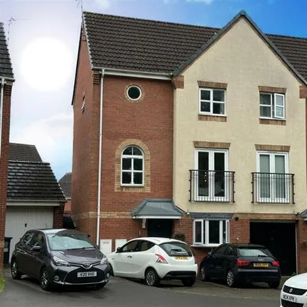 Buy this 4 bed duplex on Kestrel Lane in Leicester, Leicestershire