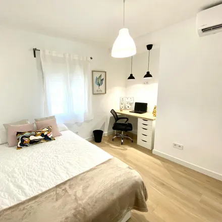 Rent this 4 bed room on El Parque in Plaza Jiménez Díaz, 28903 Getafe