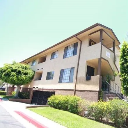 Rent this 2 bed apartment on 1903 Grismer Avenue in Burbank, CA 91504