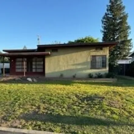 Buy this 2 bed house on 2945 East Westcott Avenue in Visalia, CA 93292