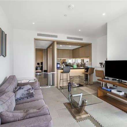 Image 1 - Viaduct Gardens, Nine Elms, London, SW11 7BW, United Kingdom - Apartment for rent