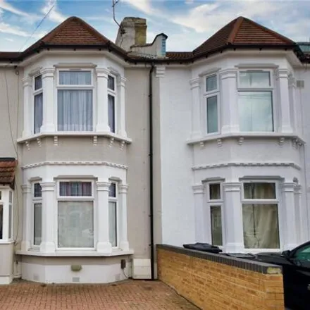 Buy this 3 bed townhouse on Betchworth Road in Seven Kings, London