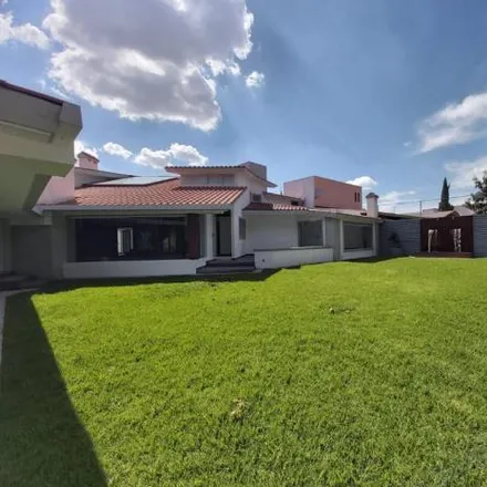 Rent this 6 bed house on Calle Paseo San Carlos in 50245 Metepec, MEX