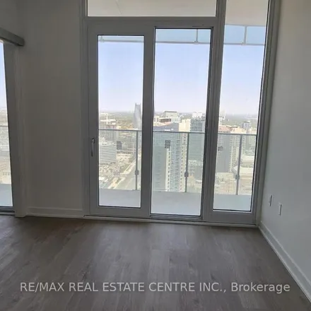 Image 2 - M 1 condos, 3900 Confederation Parkway, Mississauga, ON L5B 3R2, Canada - Apartment for rent