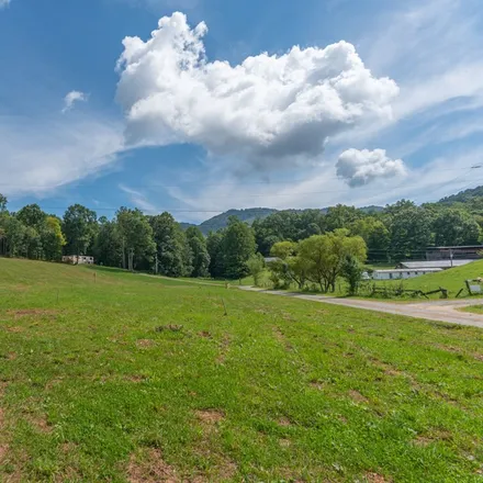 Image 3 - 428 Compromise Drive, Haywood County, NC 28785, USA - House for sale