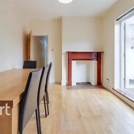 Image 2 - Addiscombe Court Road, London, CR0 6TS, United Kingdom - Townhouse for rent