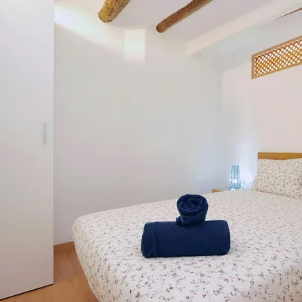 Rent this 2 bed room on Carrer d'Armengol in 1, 08003 Barcelona