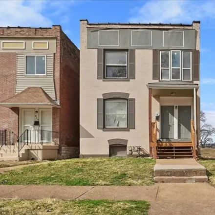 Buy this 4 bed house on West Cabanne Terrace in St. Louis, MO 63112