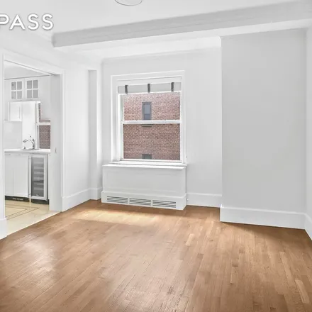 Image 3 - 167 East 82nd Street, New York, NY 10028, USA - Apartment for rent