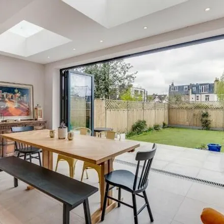 Image 3 - 47 Gartmoor Gardens, London, SW19 6NX, United Kingdom - Townhouse for rent