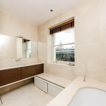 Image 3 - 16 Queen's Gate Place, London, SW7 5JN, United Kingdom - Apartment for rent