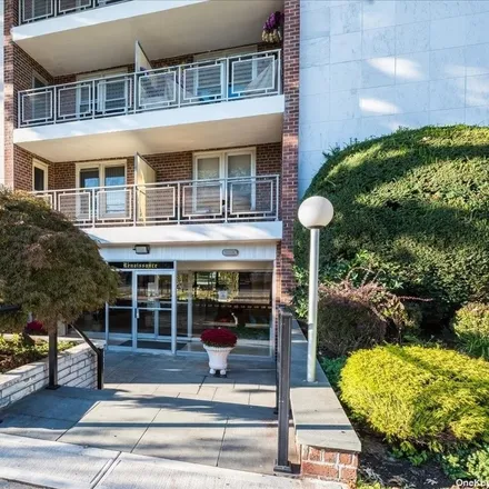 Buy this 2 bed condo on 110 Brooklyn Avenue in Village of Freeport, NY 11520