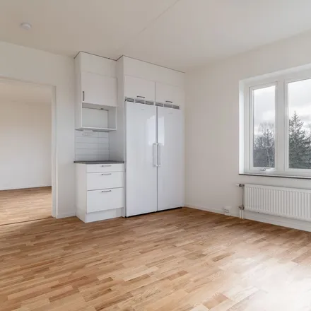 Rent this 3 bed apartment on Öxnehaga vårdcentral in Oxhagsgatan, 561 50 Huskvarna