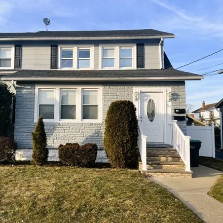 Rent this 2 bed house on 199 Murray Hill Terrace in Bergenfield, NJ 07621