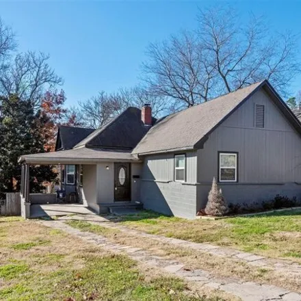 Buy this 3 bed house on 531 West Shawnee Street in Tahlequah, OK 74464
