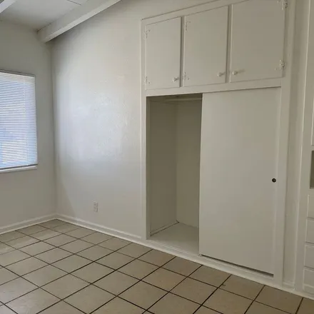 Image 4 - 2847 B Street, Rosamond, CA 93560, USA - Apartment for rent