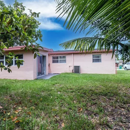 Image 8 - 910 Northwest 196th Street, Norland, Miami Gardens, FL 33169, USA - House for sale