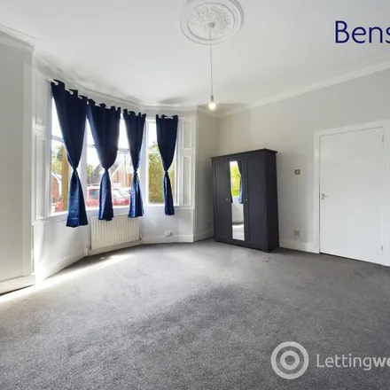 Image 2 - Holytown Road, Holytown, ML4 1EE, United Kingdom - Apartment for rent