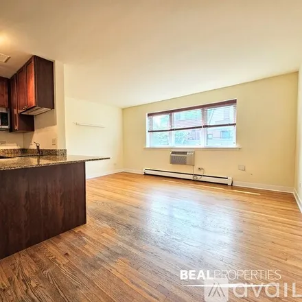 Rent this studio apartment on 625 W Wrightwood Ave