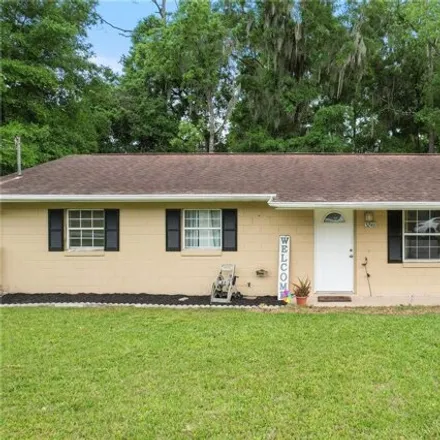 Buy this 2 bed house on 5236 Southeast 108th Place in Belleview, FL 34420