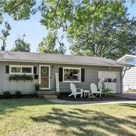 Rent this 3 bed house on 4825 West 76th Street in Prairie Village, KS 66208
