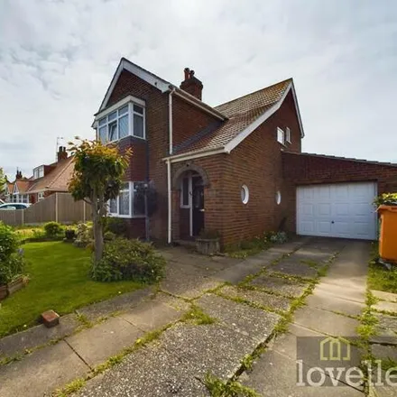 Buy this 2 bed house on Wellington Road in Mablethorpe, LN12 1HR