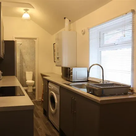 Rent this 4 bed house on Myrtle Street in Middlesbrough, TS1 3DU