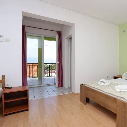 Rent this studio apartment on 21330 Gradac