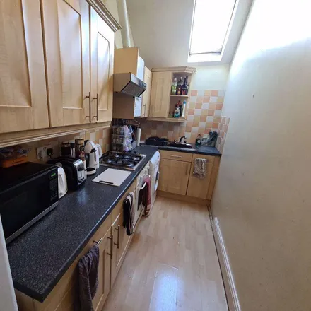 Image 3 - 11 Moorland Road, Leeds, LS6 1AJ, United Kingdom - House for rent