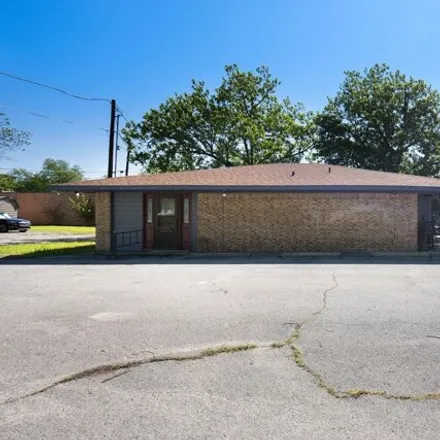 Buy this 2 bed house on 1277 Chestnut Street in Commerce, TX 75428