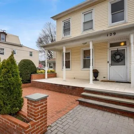 Image 3 - 129 Madison Street, Village of Mamaroneck, NY 10543, USA - House for sale