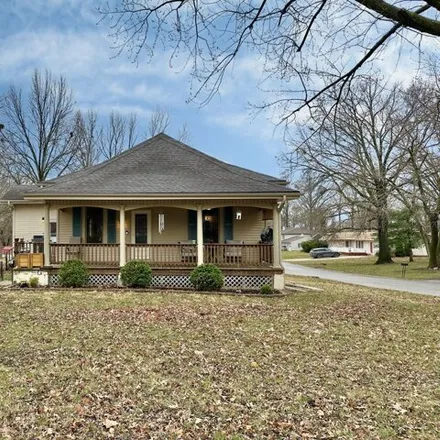 Buy this 3 bed house on 132 Town and Country Lane in Trenton, MO 64683
