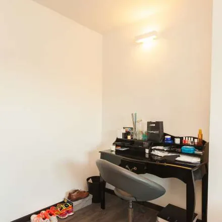 Rent this 3 bed apartment on Avenue d'Auderghem - Oudergemlaan 290 in 1040 Etterbeek, Belgium