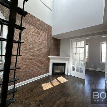 Rent this 3 bed apartment on 214 East 25th Street in New York, NY 10010