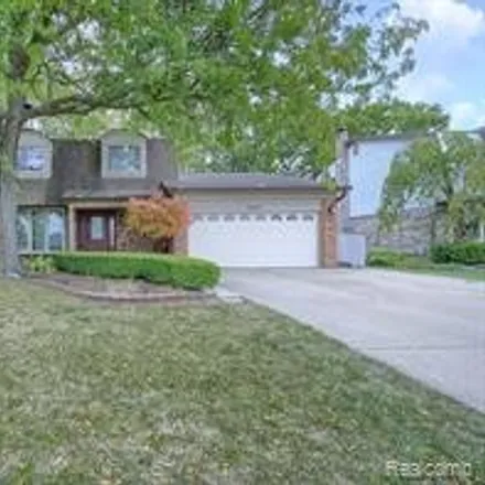 Image 1 - 38738 Sumpter Drive, Sterling Heights, MI 48310, USA - Apartment for sale
